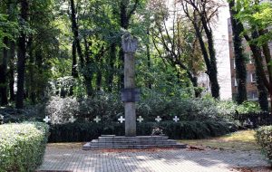 Pomnik i wojenny grób zbiorowy członków ruchu oporu
